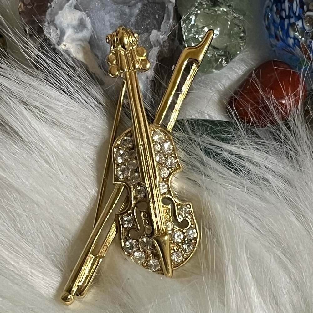 Trifari Violin Brooch